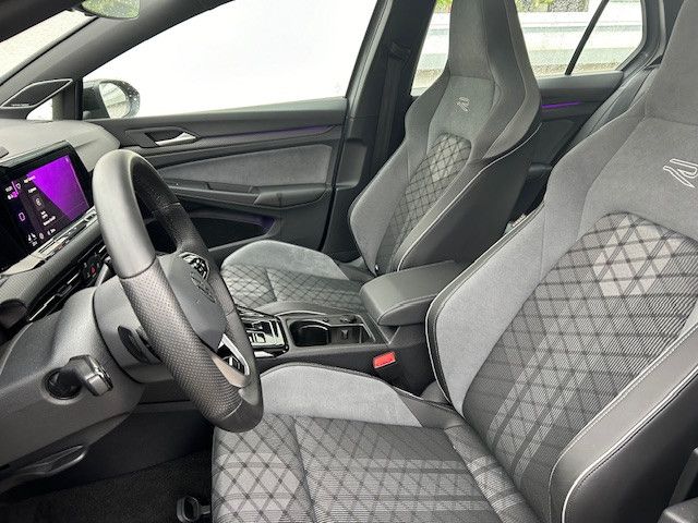 Fahrzeugabbildung Volkswagen Golf 2.0 TDI R-Line 150 PS/ PANO/ NAVI/ HK/ WKR