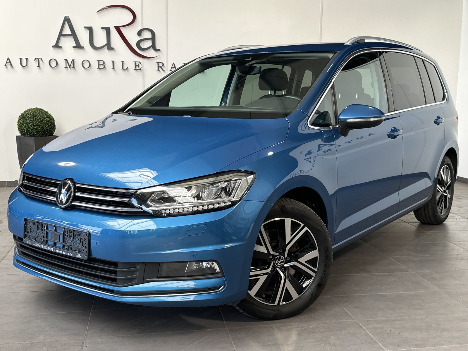 Fahrzeugabbildung Volkswagen Touran 2.0 TDI DSG Highline NAV+LED+ACC+KAMERA