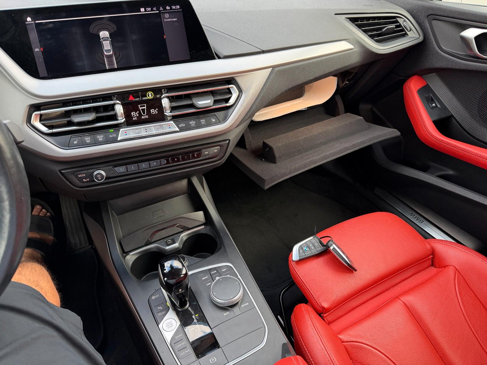 BMW 216 Gran Coupe Advantage+LEDR+LED+AHK+L/SHZ+Live