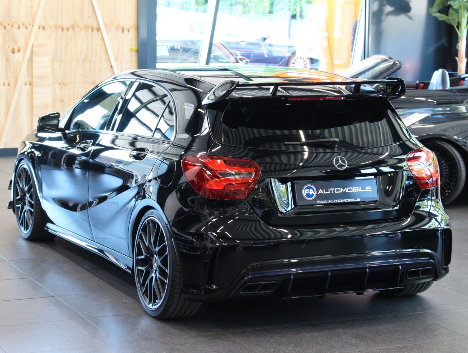 Fahrzeugabbildung Mercedes-Benz A 45 AMG 4MATIC *AMG Racing Kit*1.Hand
