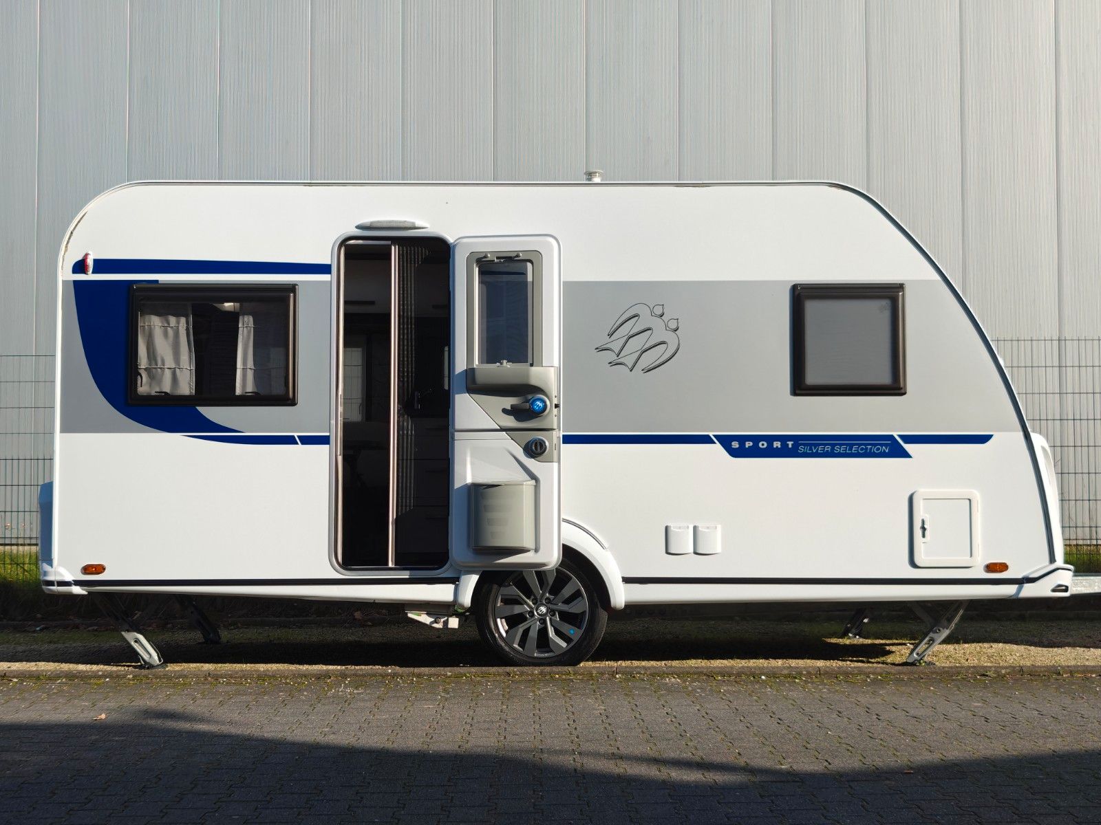 Fahrzeugabbildung Knaus Sport 450 FU Silver Selection - Rangiersystem -