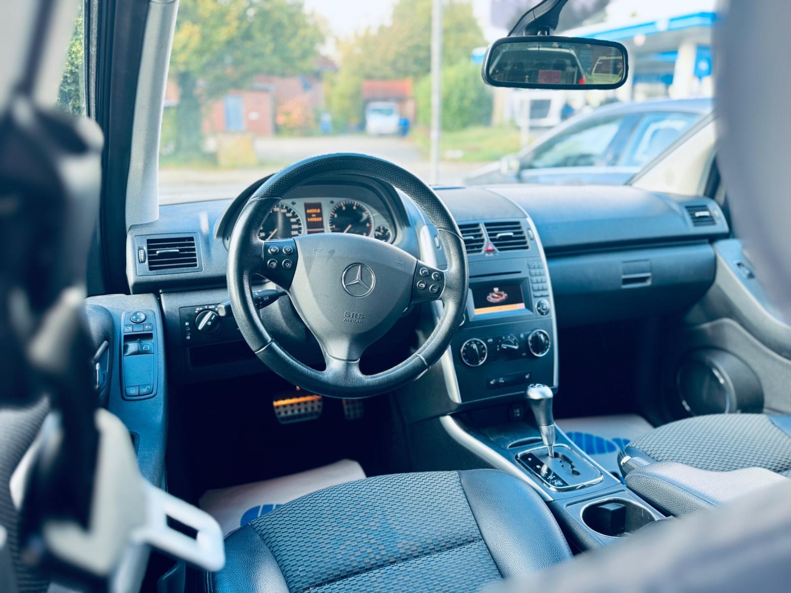 Mercedes-Benz A200 2012 — photo 10