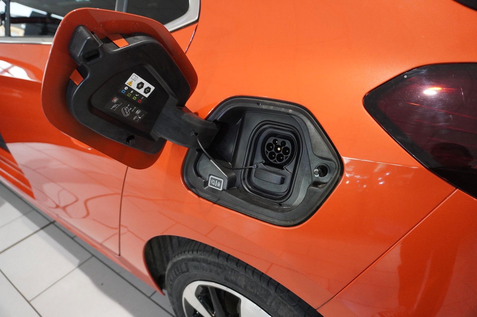Fahrzeugabbildung Opel Corsa-e F ELEGANCE 3-PHASIG NAVI/LED/KAMERA/DAB+