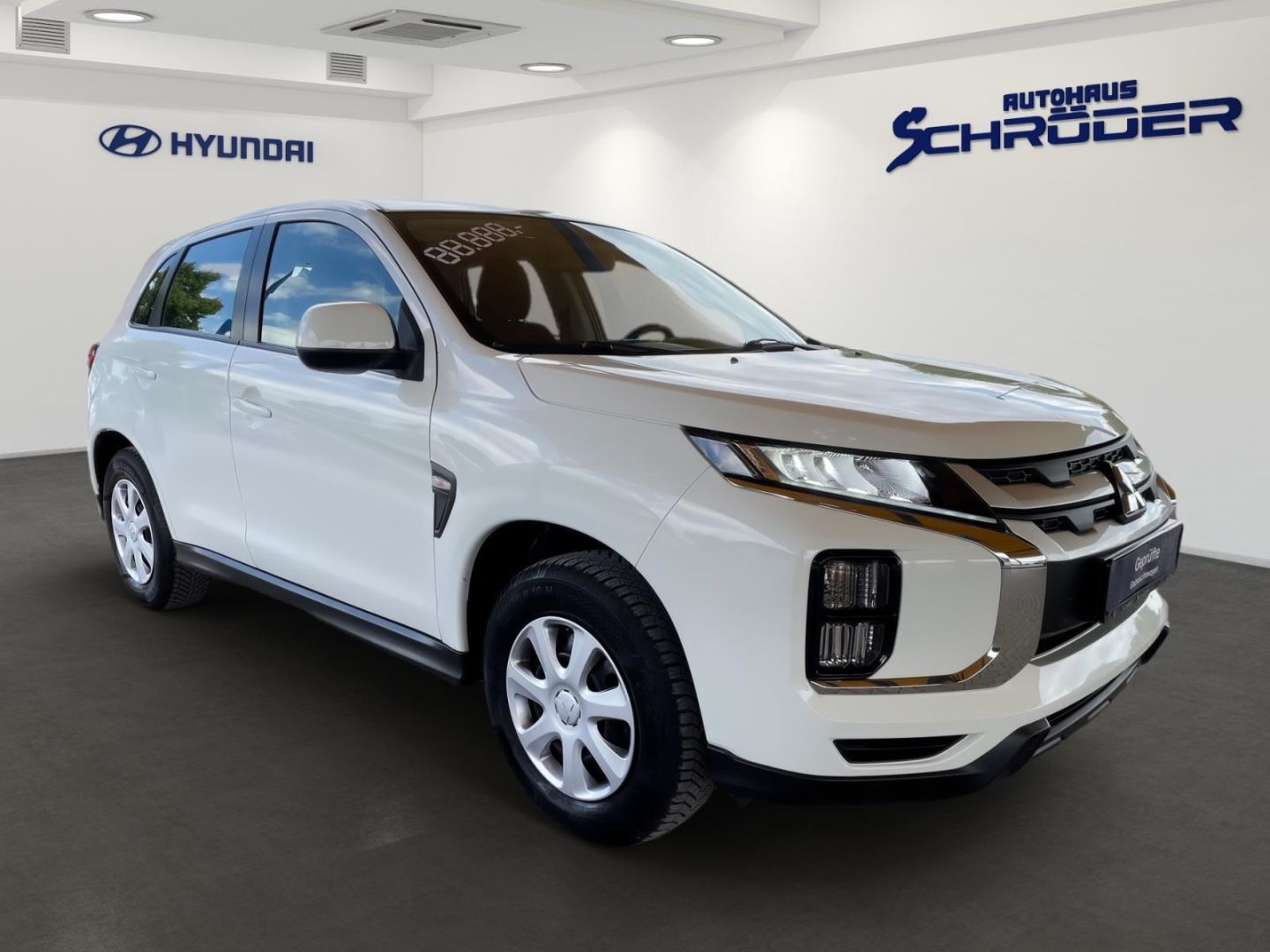 Fahrzeugabbildung Mitsubishi ASX 2.0 2WD Allwetterreifen LED Scheinwerfer Tem
