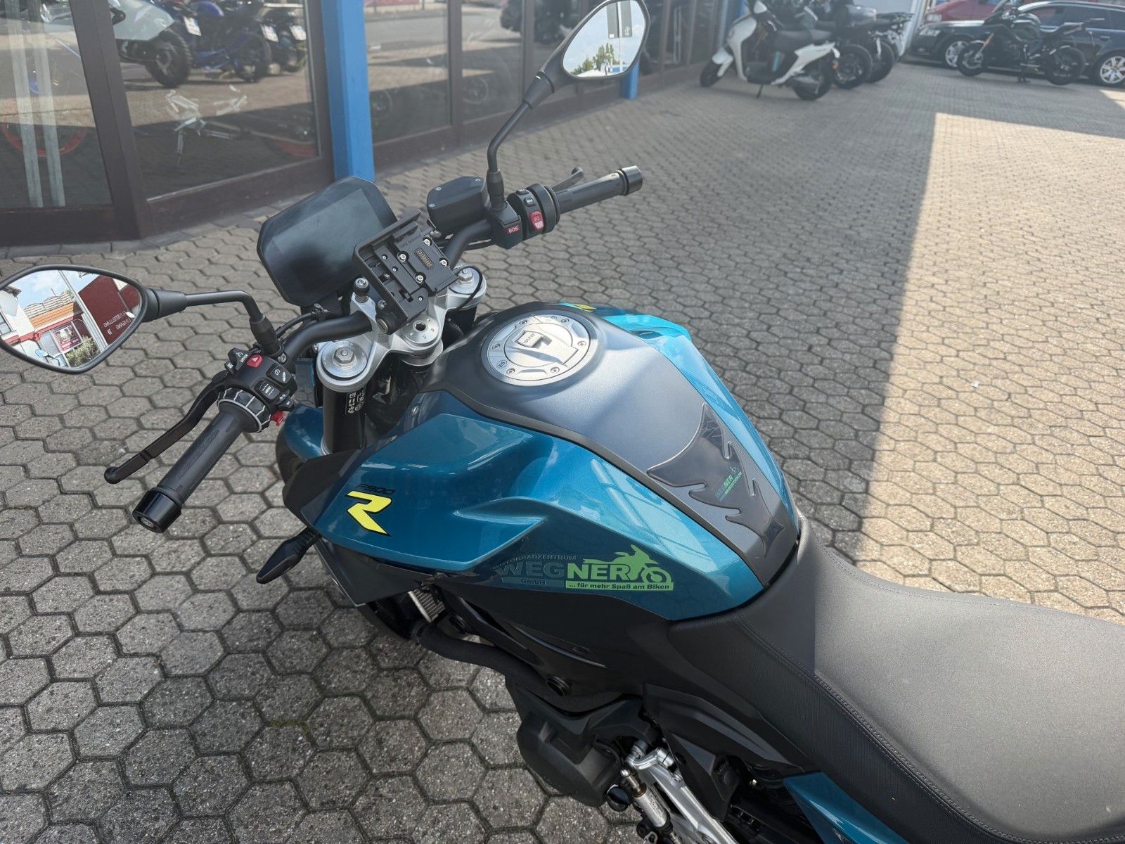 Fahrzeugabbildung BMW F 900 R Komfort+Dynamik-Paket