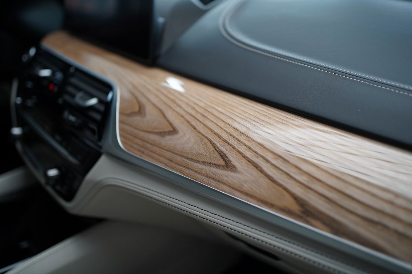 Fahrzeugabbildung BMW 520d xDrive M Sport +STHZG+20