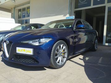 Alfa-Romeo Giulia - 2