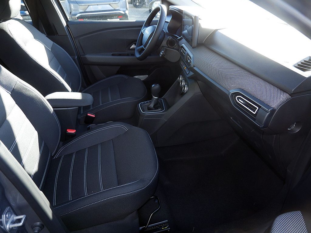 Fahrzeugabbildung Dacia Sandero Journey TCe 90 CVT AUTOMATIK