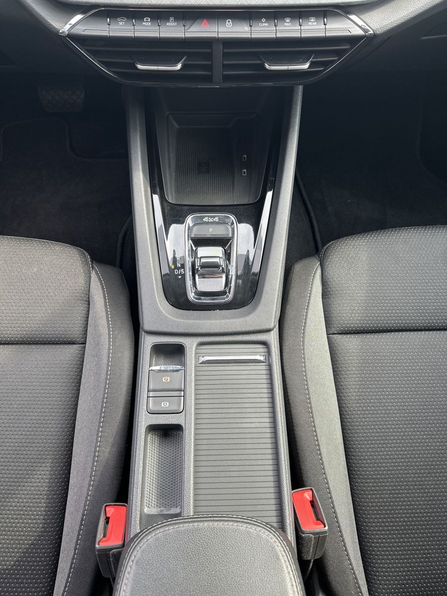 Fahrzeugabbildung SKODA Octavia Combi 4x4 Ambition NAV+LED+AHK+KESSY+ACC