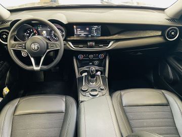 Alfa-Romeo Stelvio - 11