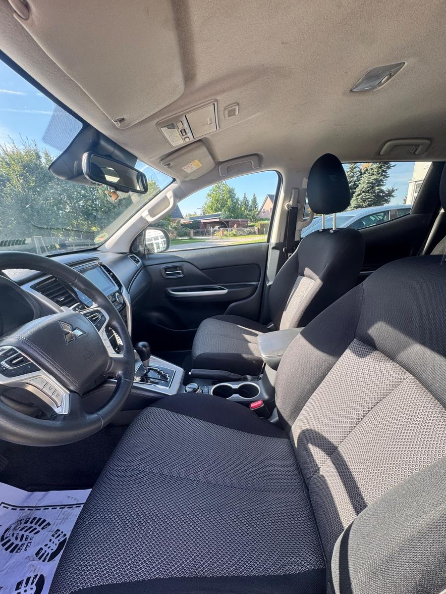Mitsubishi L200 Intro Edition Doppelkabine 4WD Automatik