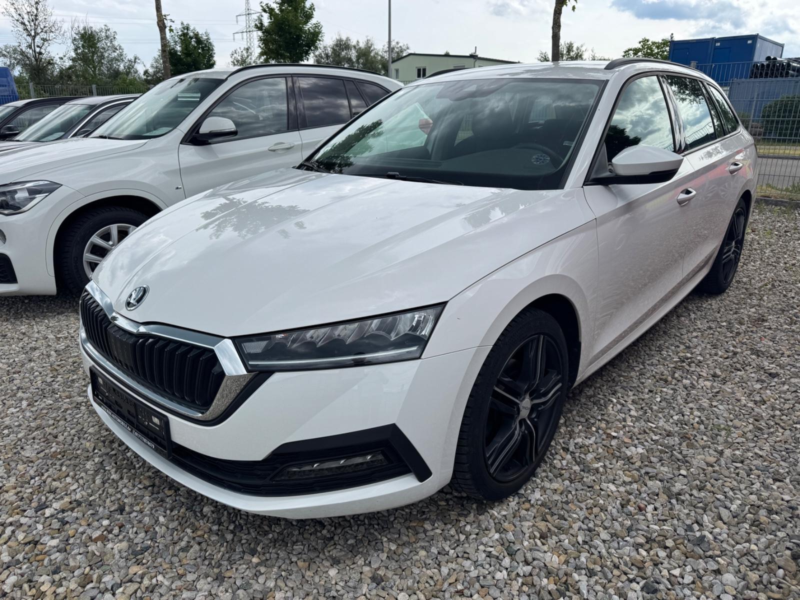 Skoda Octavia Combi LED SHZ PDC SPUR/FRONT-As AppleCar