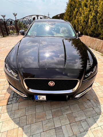 Jaguar XF 20d 180PS Portfolio Automatik Portfolio