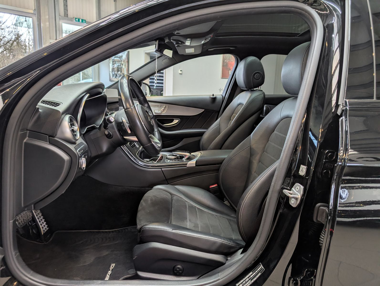 Fahrzeugabbildung Mercedes-Benz C 300 d 4M AMG-Line ACC Multibeam 360° Pano Voll