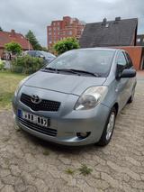 Toyota Yaris 1,3-l-VVT-i Executive Executive - Toyota Yaris Executive mit Benzin-Antrieb