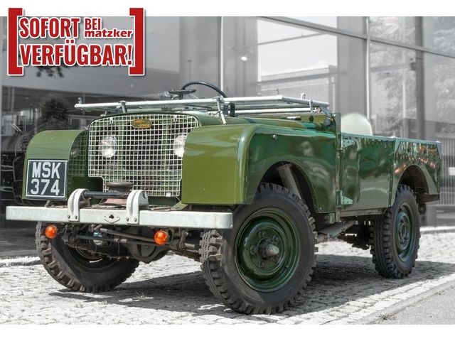 Land Rover Serie I 80 Lights behind the grill