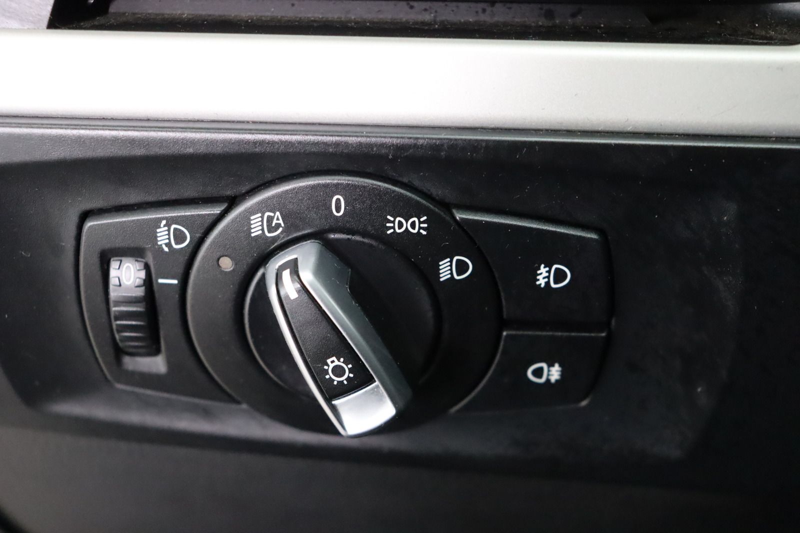 Fahrzeugabbildung BMW 318 i Touring * Klimaautomatik