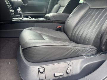 Volkswagen Phaeton - 12