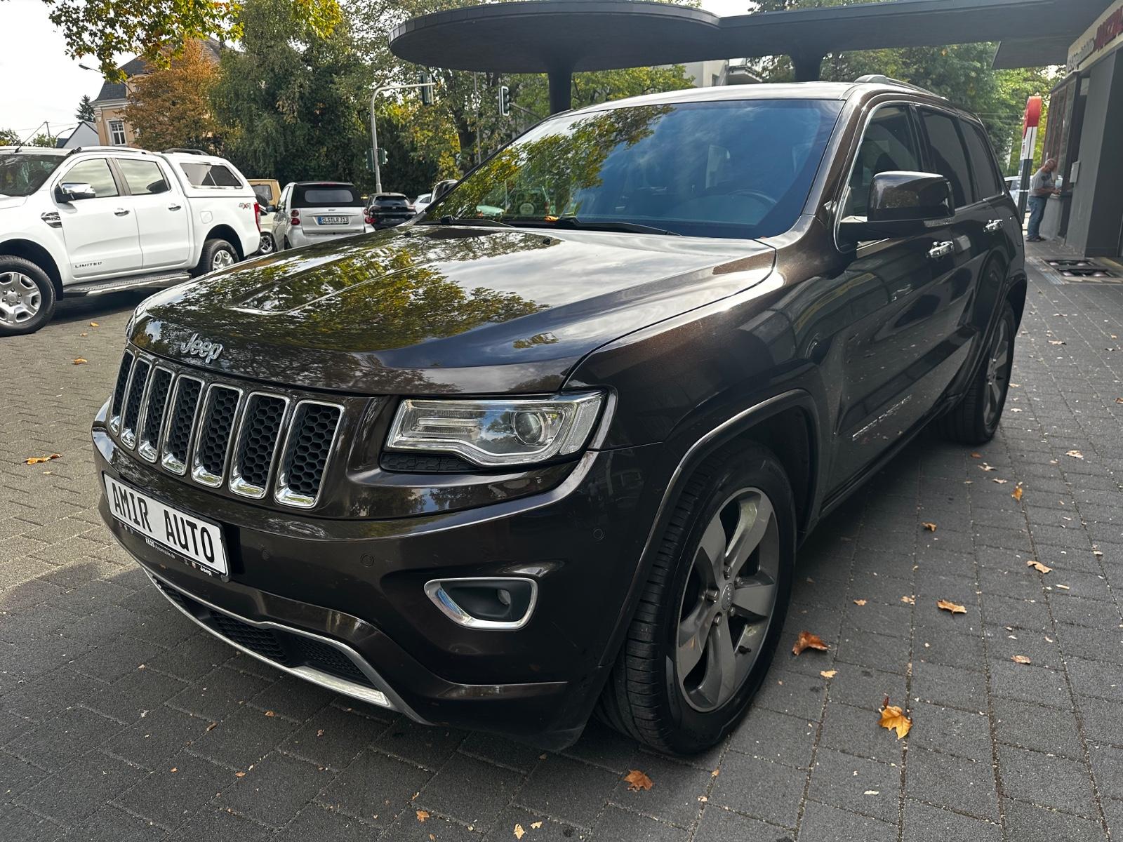 Jeep Grand Cherokee Overland 3.0 CRD V6 250 ch BVA 4x4 / Toit panoramique / Cuir Nappa ventilé / Alpine / Suspension pneumatique