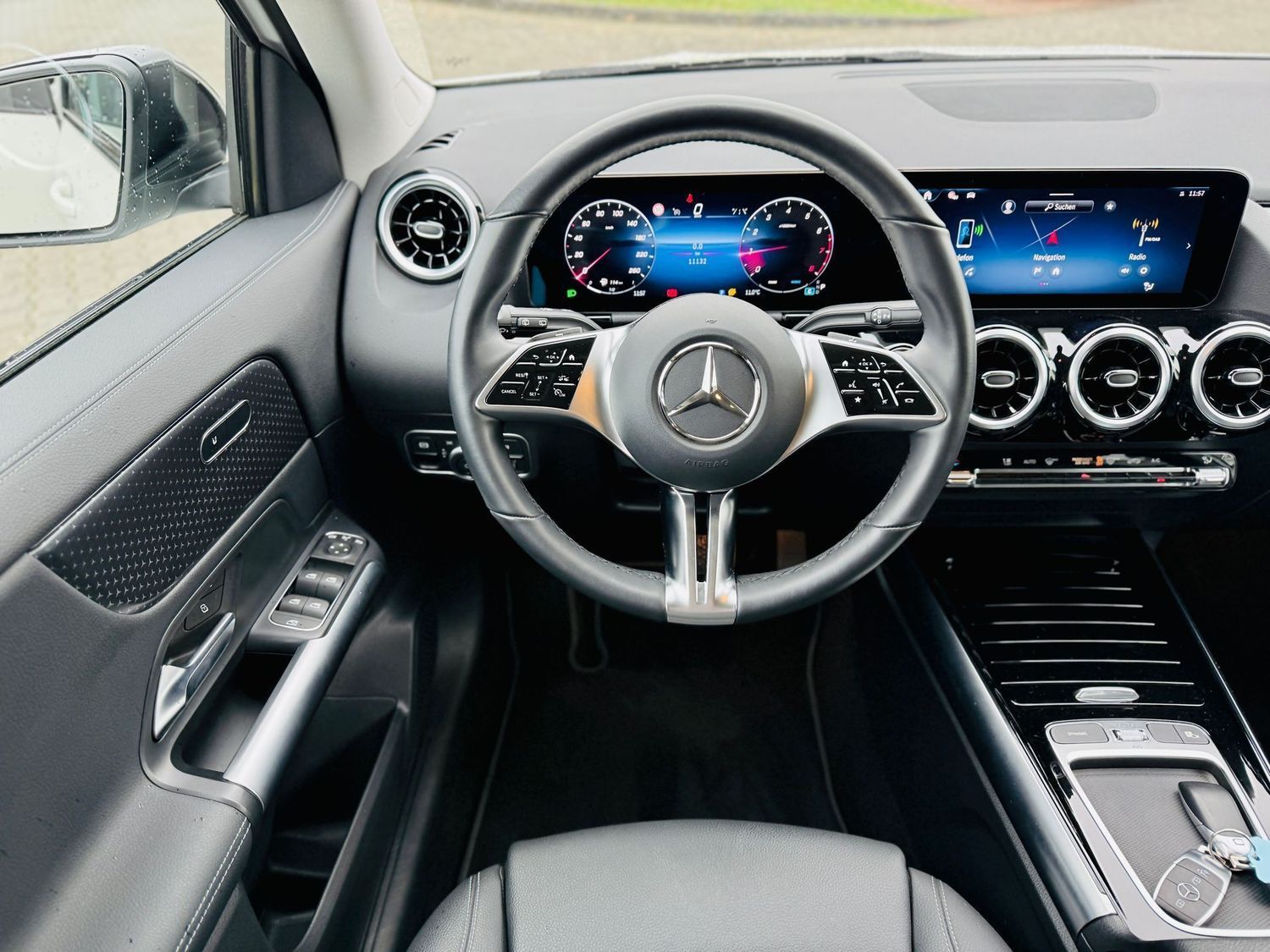 Fahrzeugabbildung Mercedes-Benz GLA 200 NIGHT & PROGRESSIVE, Winter, AHK, RFK, L