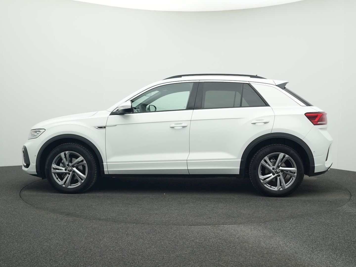 Volkswagen T-Roc 1.5 TSI DSG R-Line LED-PLUS NAVI 3-J-GAR A imagem 3