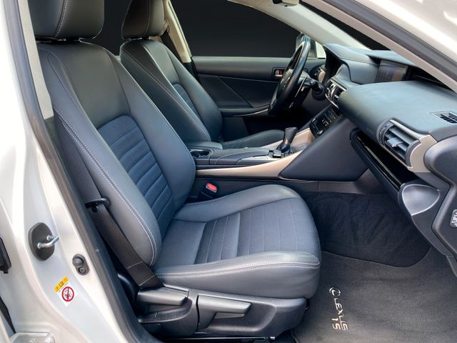Lexus IS 300