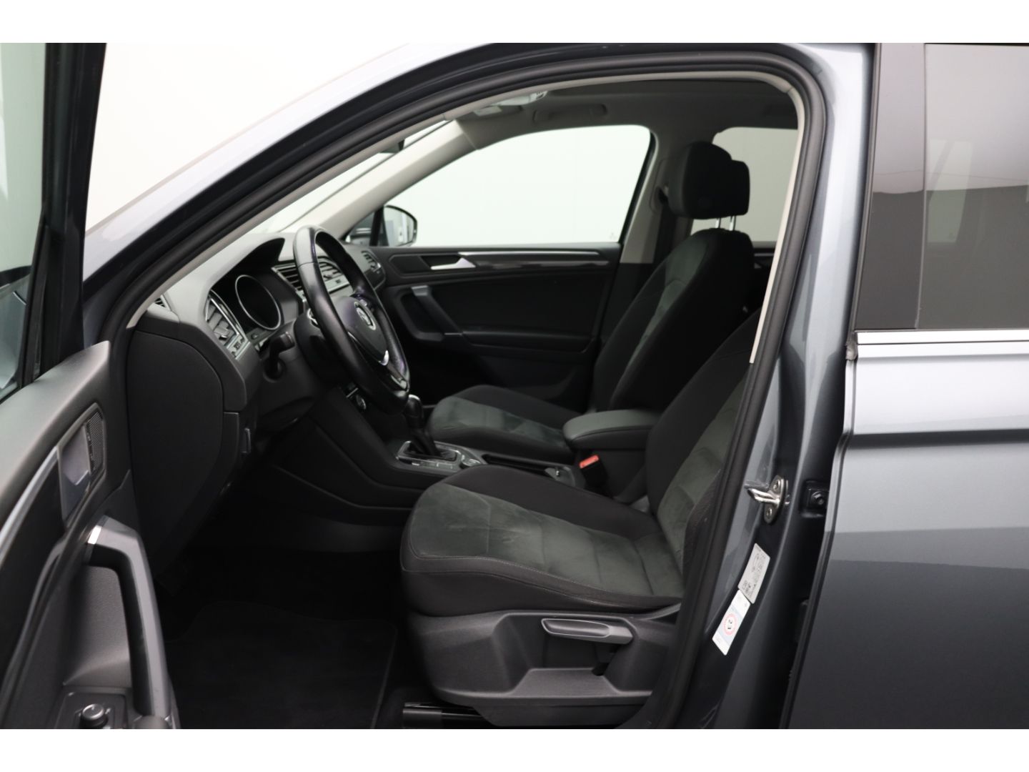 Fahrzeugabbildung Volkswagen Tiguan Allspace Highline R-Line AHK schwenkbar
