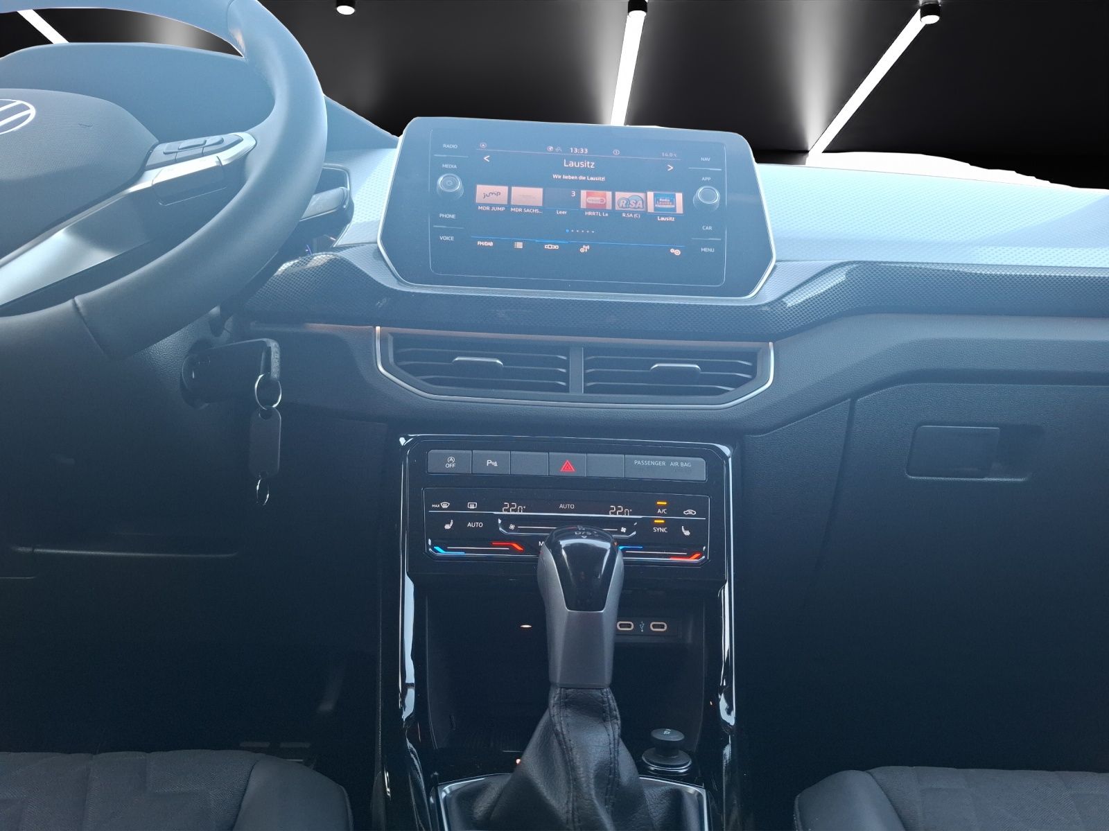 Fahrzeugabbildung Volkswagen T-Cross TSI Energy DSG LED CarPlay AID ACC RFK S