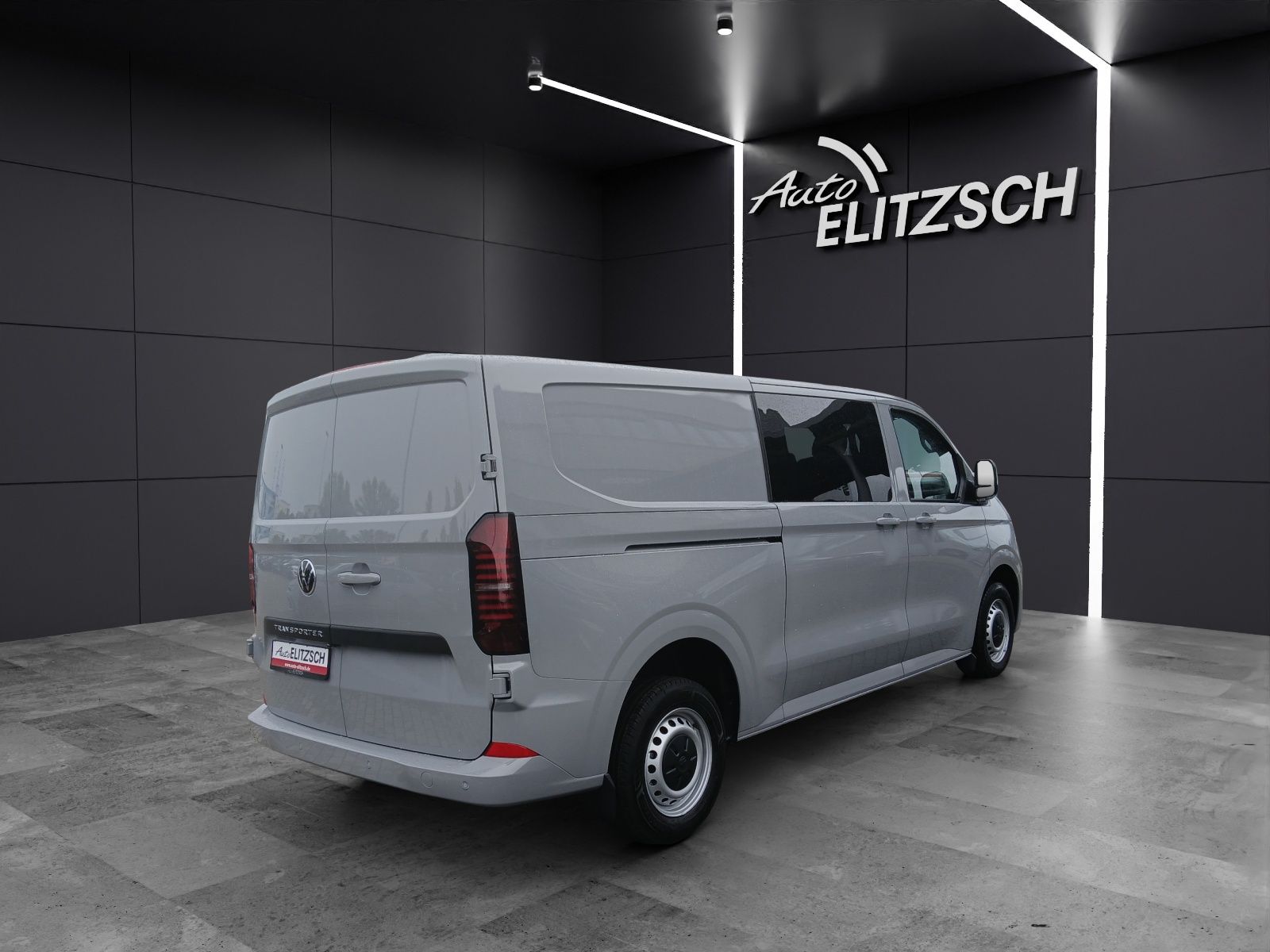 Fahrzeugabbildung Volkswagen T7 Transporter TDI Kasten Plus LR Kabine 5-Si RF