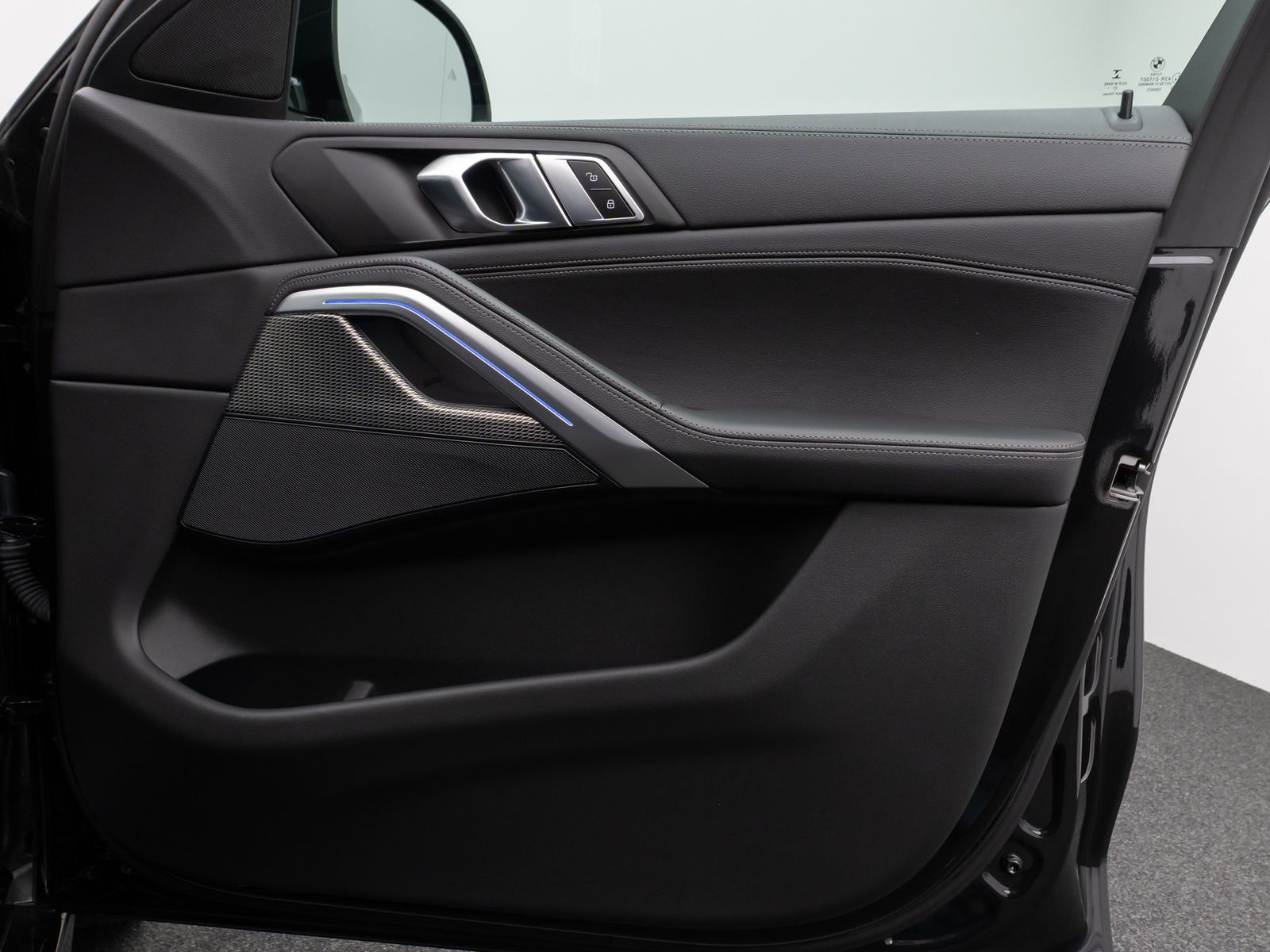 Fahrzeugabbildung BMW X6 xD40d M Sport Laser 360°HUD DAB H/K Komfort