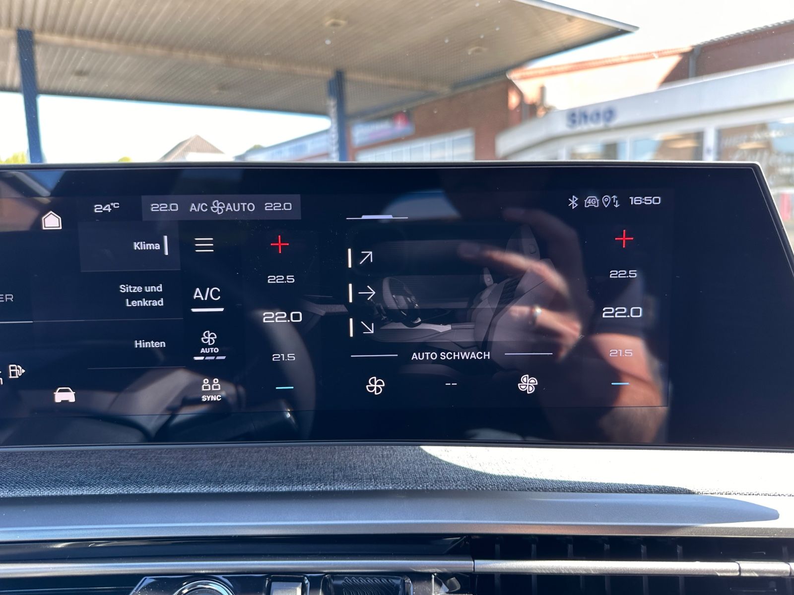 Fahrzeugabbildung Peugeot 5008 GT Hybrid 145 Autom 7-Sitz/ACC/Navi/APP/LED