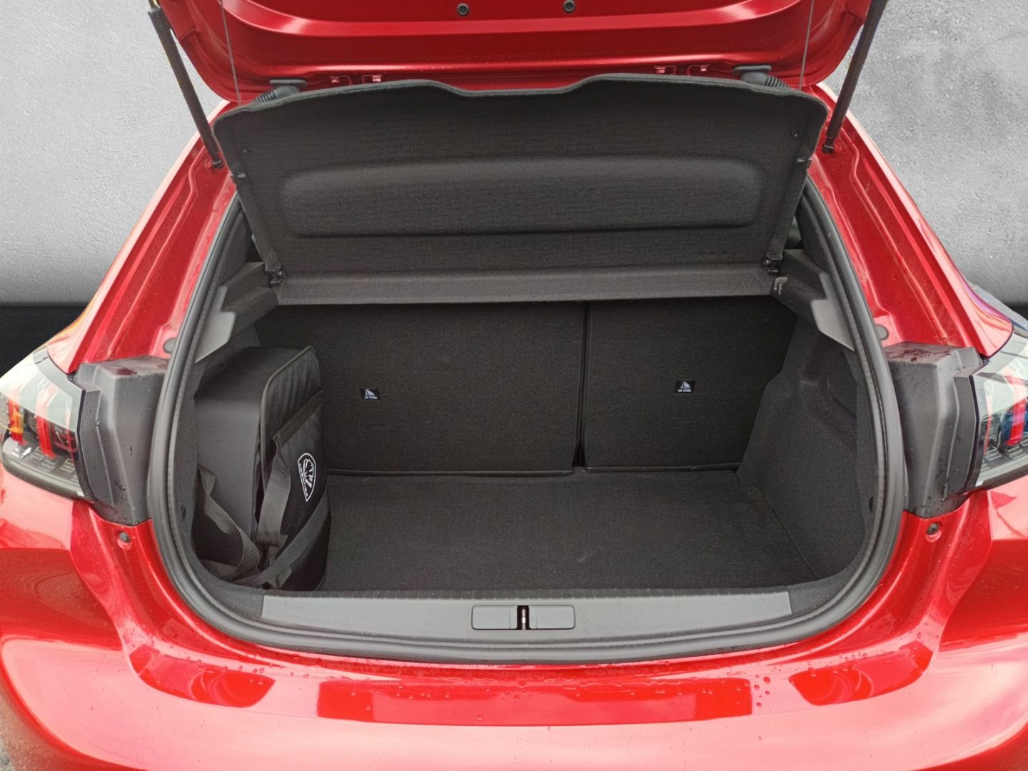 Fahrzeugabbildung Peugeot 208 e- GT Elektromotor 136 *ACC*Kamera*Sitzheizu