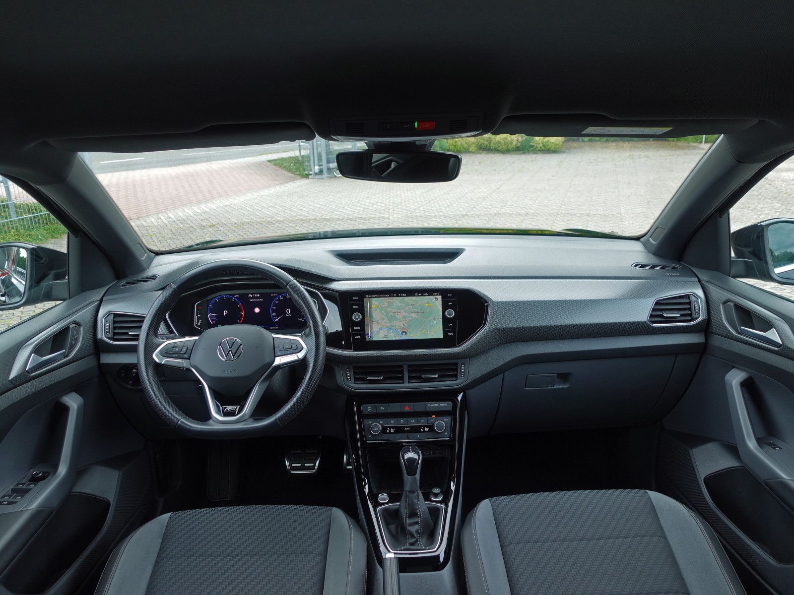 Fahrzeugabbildung Volkswagen T-Cross 1.5 TSI DSG Style R-Line RFK Assist AppC