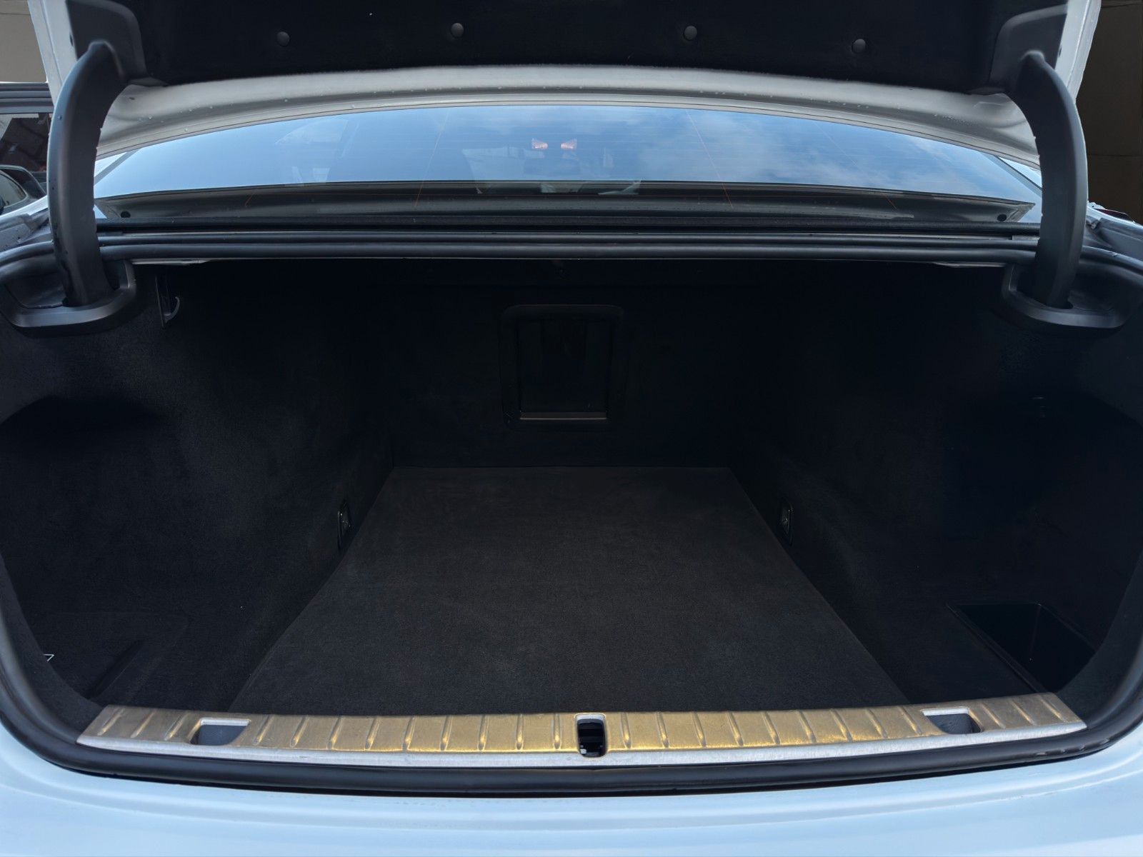 Fahrzeugabbildung BMW 750Li xDrive *LASER*360°*H&K*Masssage*Skylounge*