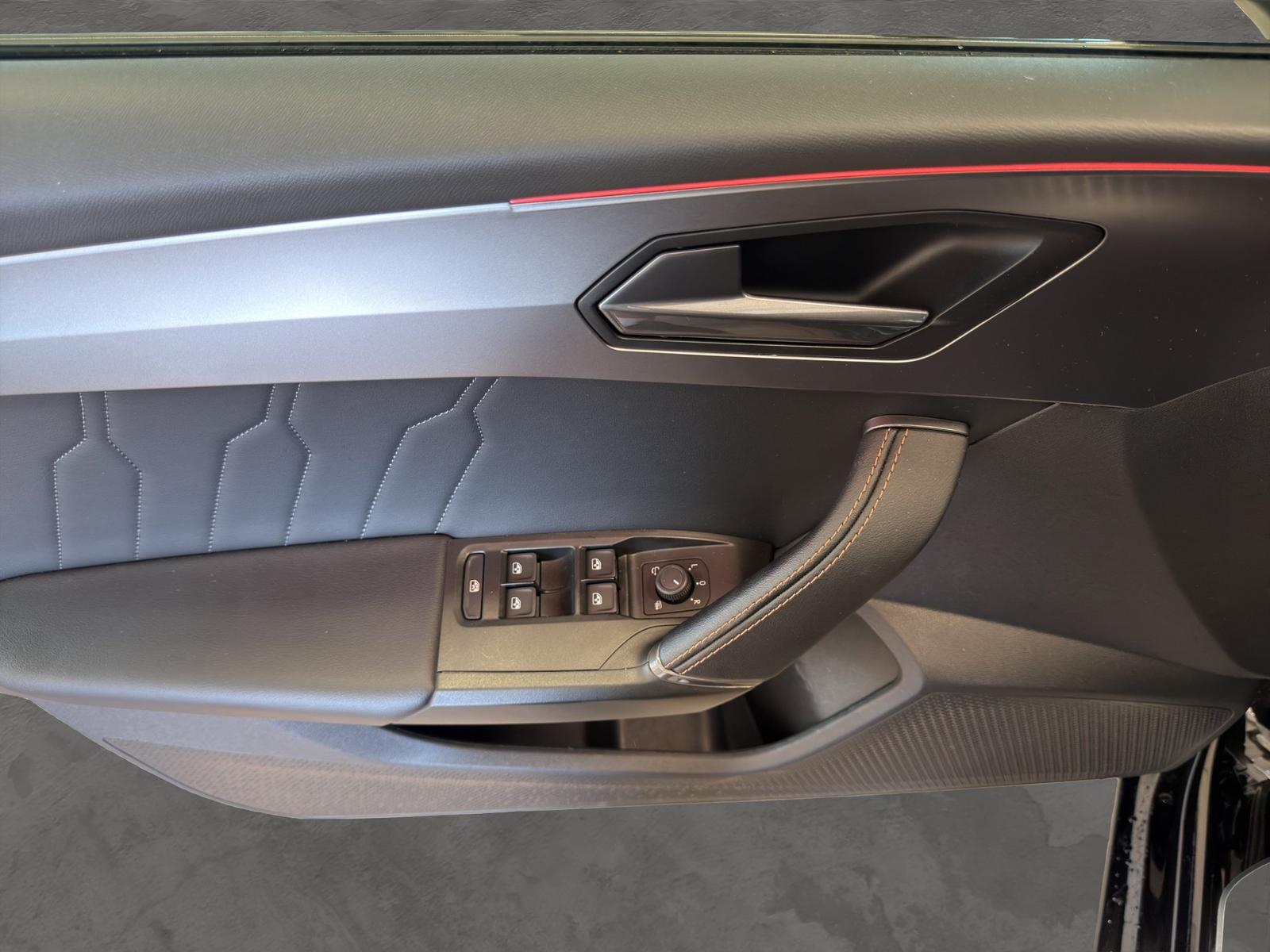 Cupra Leon 2.0 TSI DSG VZ LED NAVI KAMERA PARKLENK