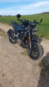Husqvarna Svartpilen 401