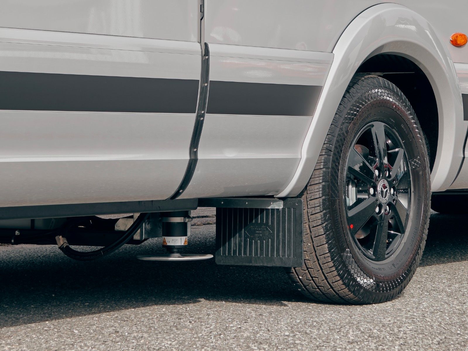 Fahrzeugabbildung HYMER / ERIBA / HYMERCAR B-KLASSE ML I 790 BLACKLINE