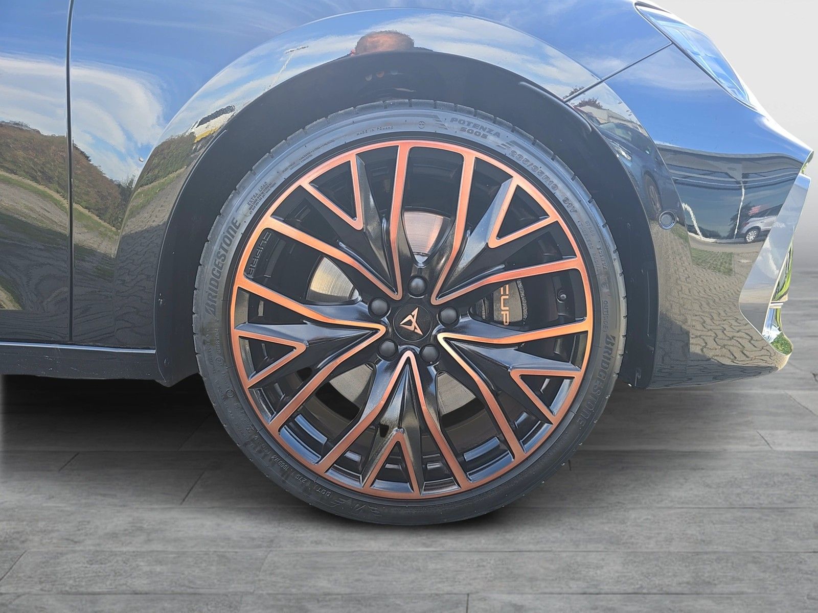 Fahrzeugabbildung CUPRA Leon Sportstourer 1.5 e-Hybrid 200 kW VZ AHZ MAT