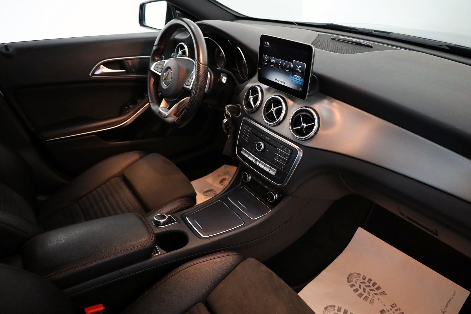 Fahrzeugabbildung Mercedes-Benz CLA 200 SB AMG Line TLeder,Navi,LED,SH,PDC,SR+WR