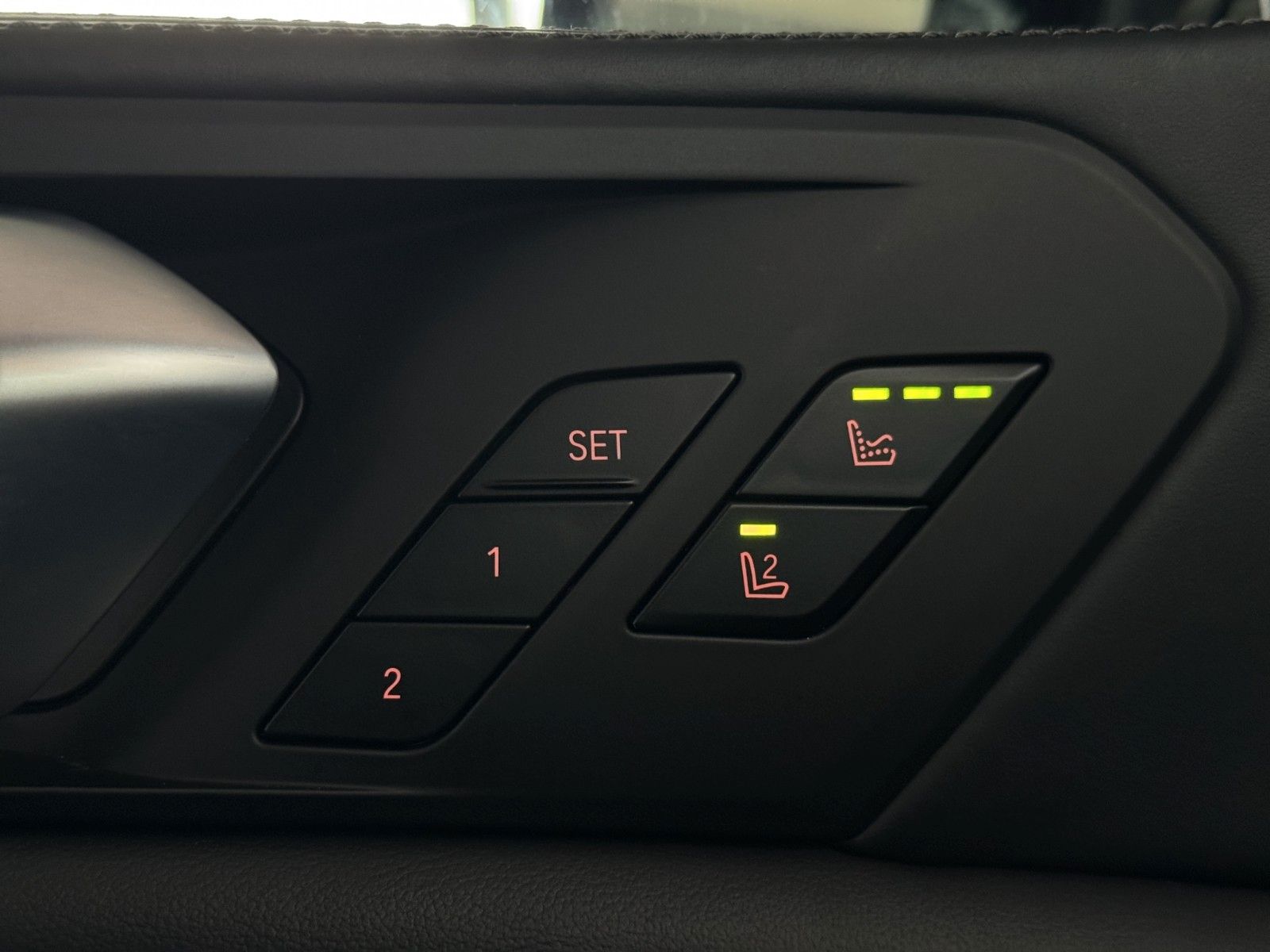 Fahrzeugabbildung BMW X5 M Competition HUD/Pano/B&W/Massage