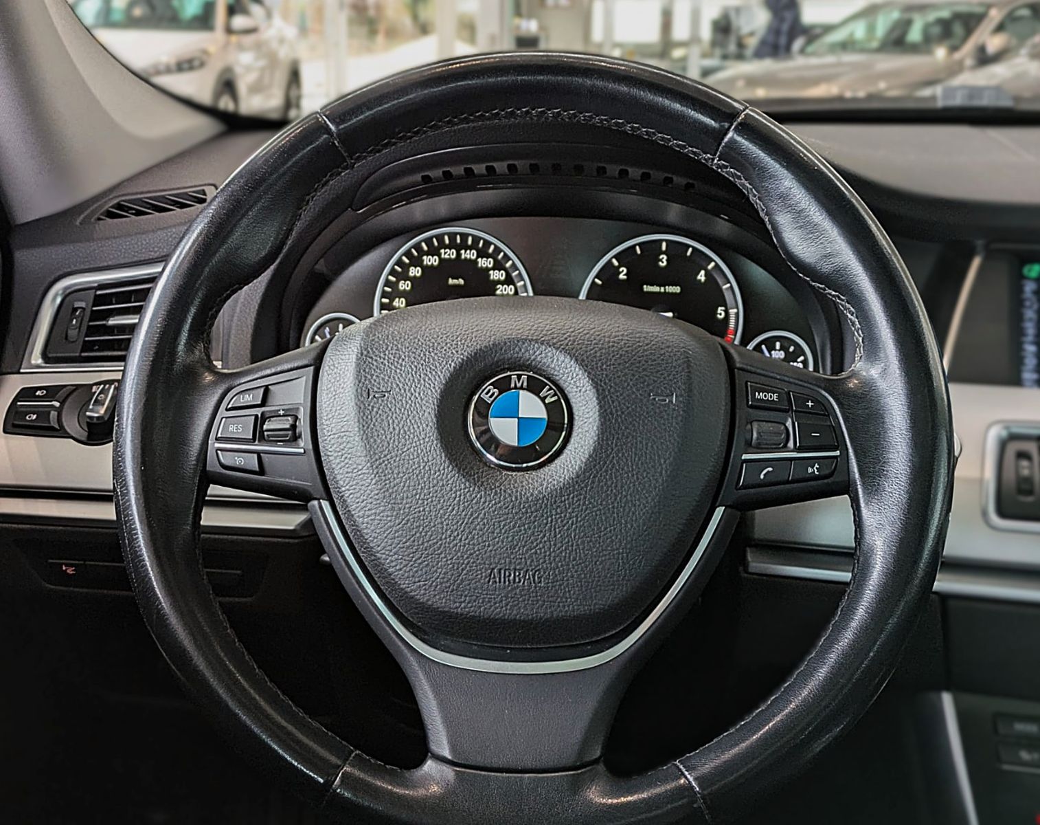 Fahrzeugabbildung BMW 530d GT xDRIVE LEDER PANO NAVI HiFi HUD STANDH.