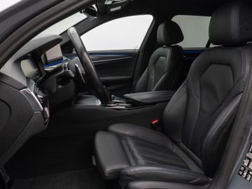 Fahrzeugabbildung BMW 520d xD M Sport Laser Kamera HUD DAB HiFi AHK