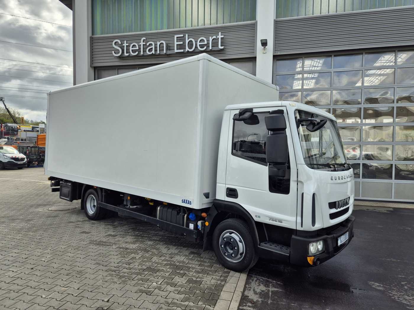 Fahrzeugabbildung Iveco Eurocargo ML75E16 4x2 Koffer + LBW 48tkm