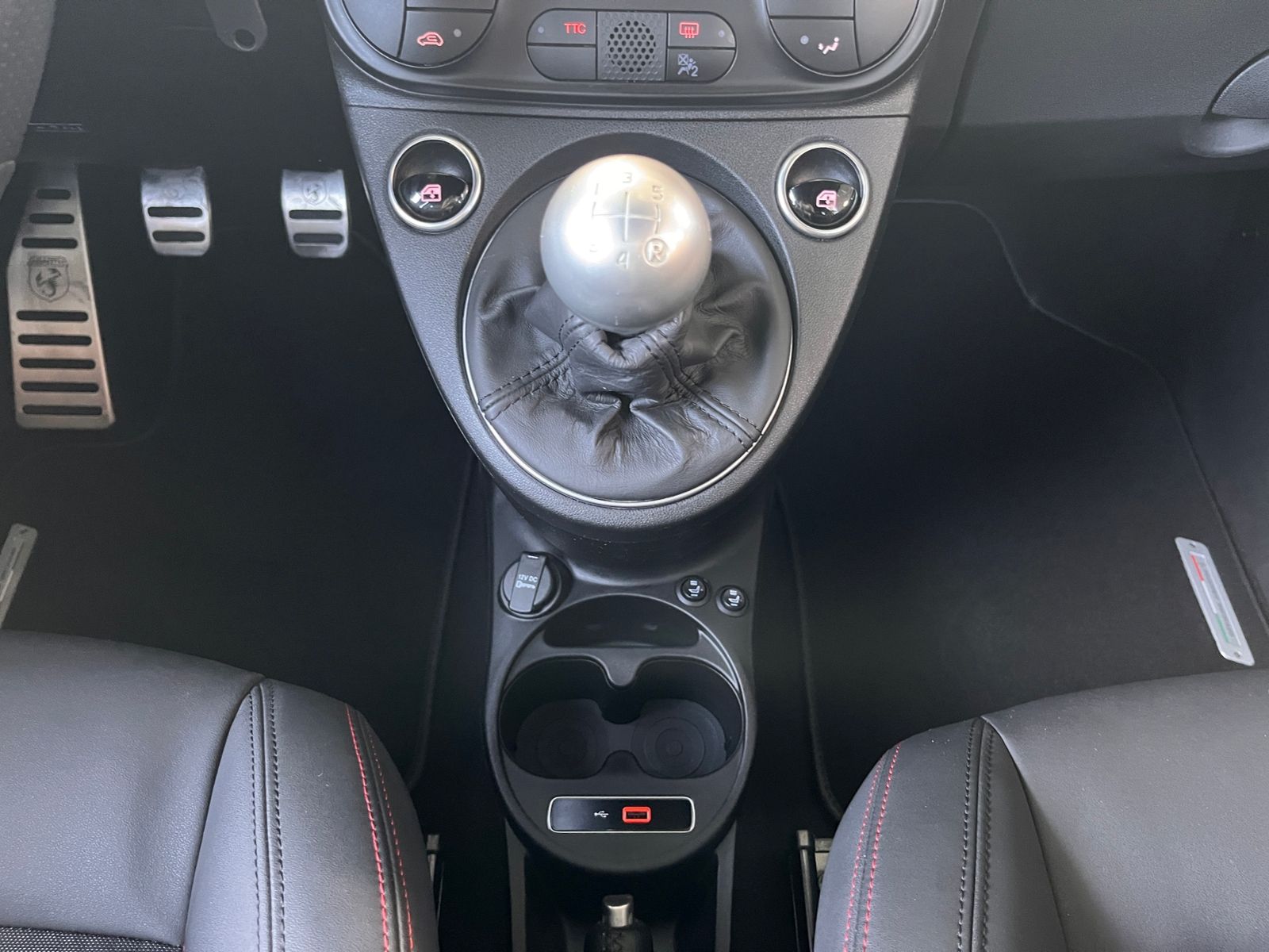 Fahrzeugabbildung Abarth 595C 595 C esseesse KLIMA XENON NAVI SHZ