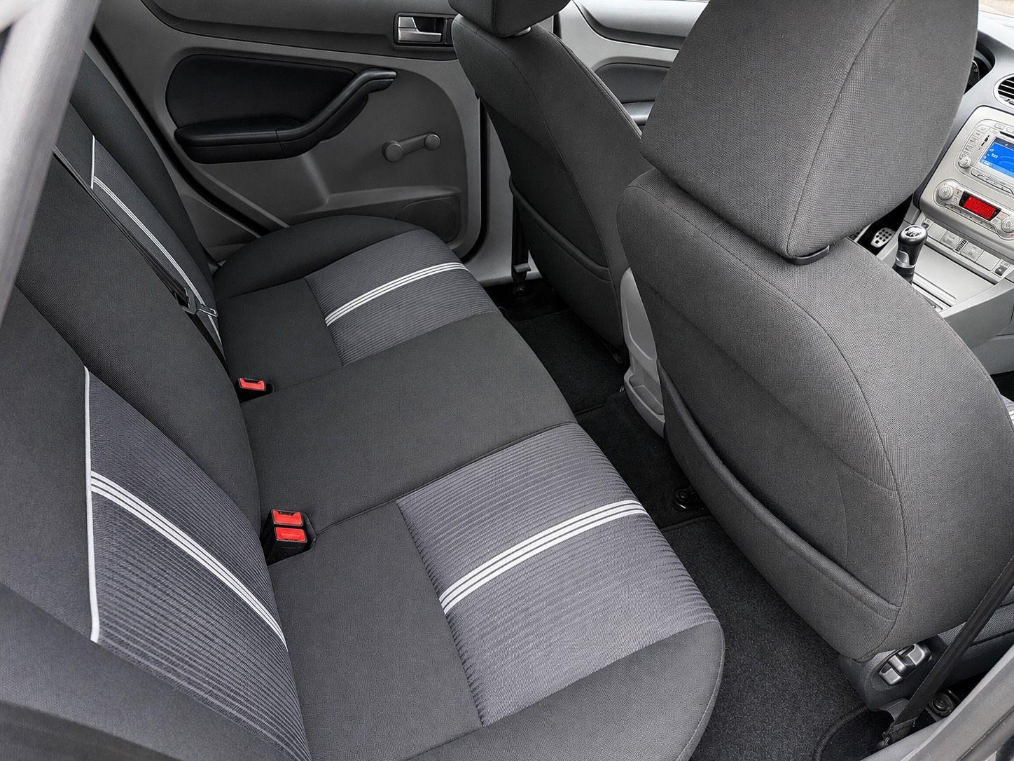 Ford Focus 2011 — photo 8