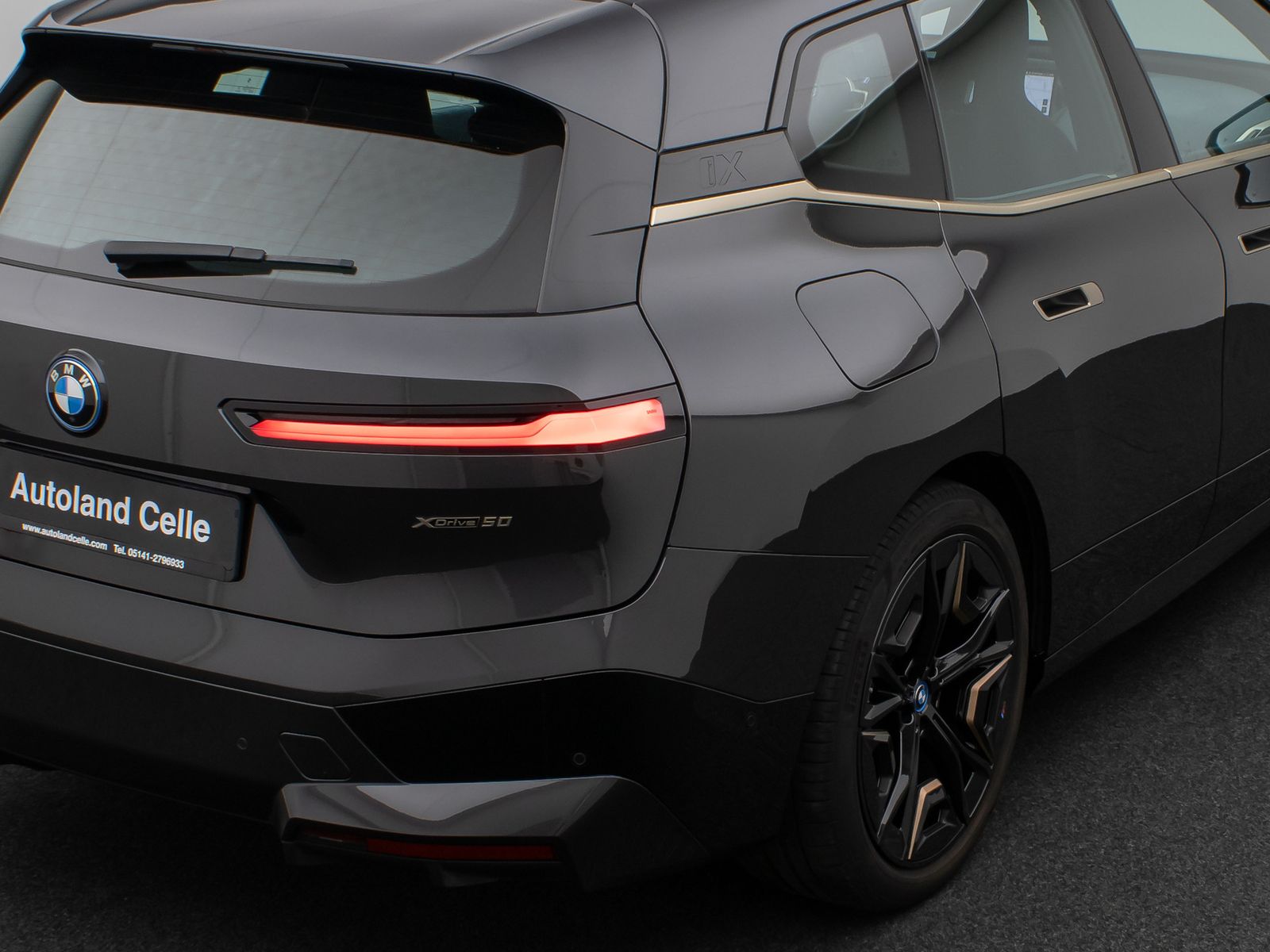 Fahrzeugabbildung BMW iX xD50 Panorama 360°Laser DAB H/K AHK Sport 22"