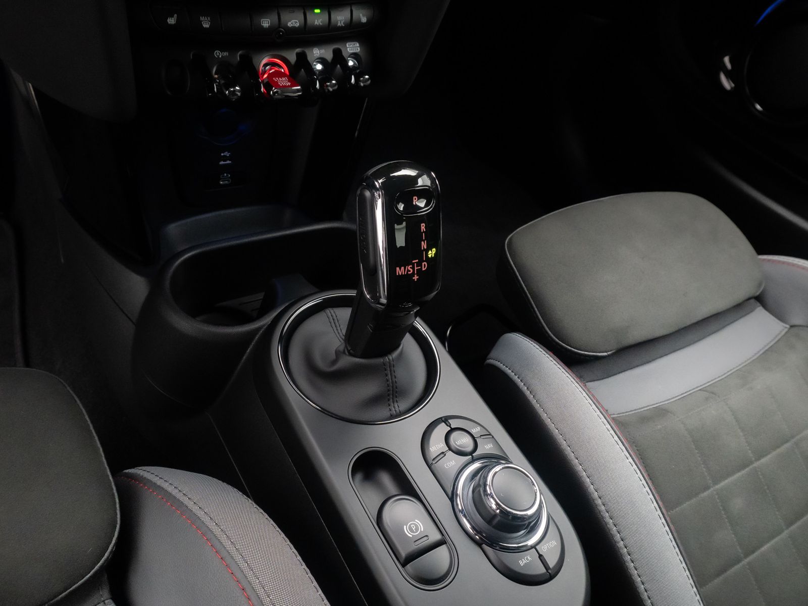 Fahrzeugabbildung MINI John Cooper Works HUD Kamera ACC Sportsitz Komfo