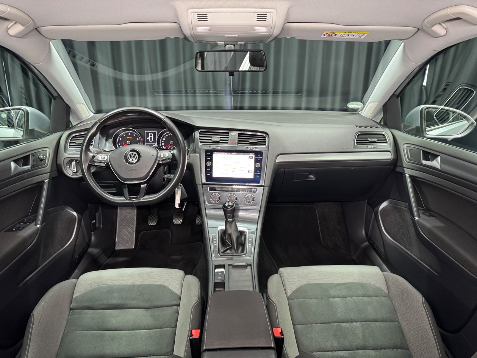 Fahrzeugabbildung Volkswagen Golf VII Variant Comfortline|NAVI|ACC|MASSAGE|