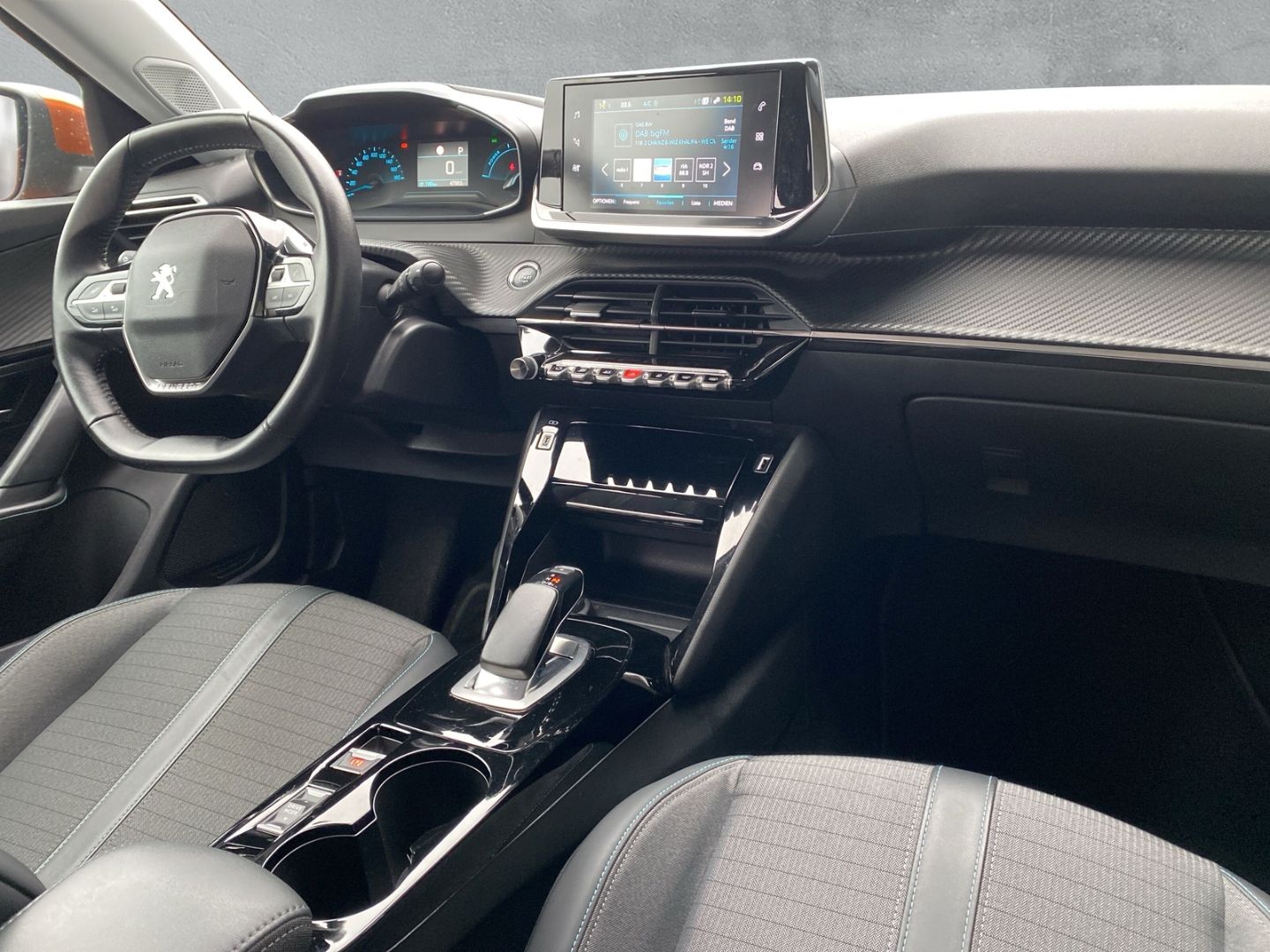 Fahrzeugabbildung Peugeot 2008 e- Allure Elektromotor 136 *Navi*Kamera*Sit