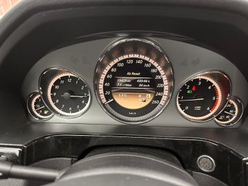 Mercedes E 200 - 12
